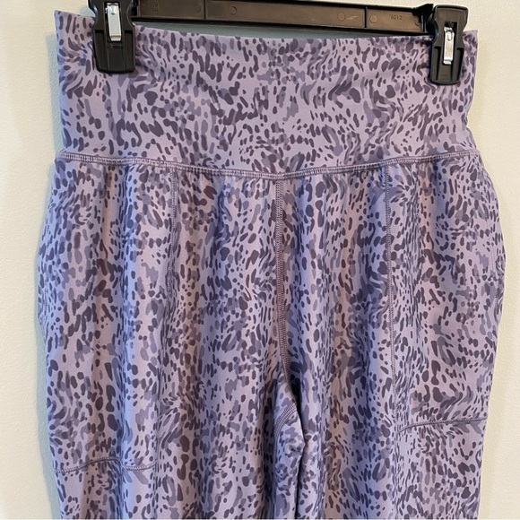 Athleta Salutation Printed Crop Jogger Pants Purple Animal Cheetah size Small - Picture 4 of 8